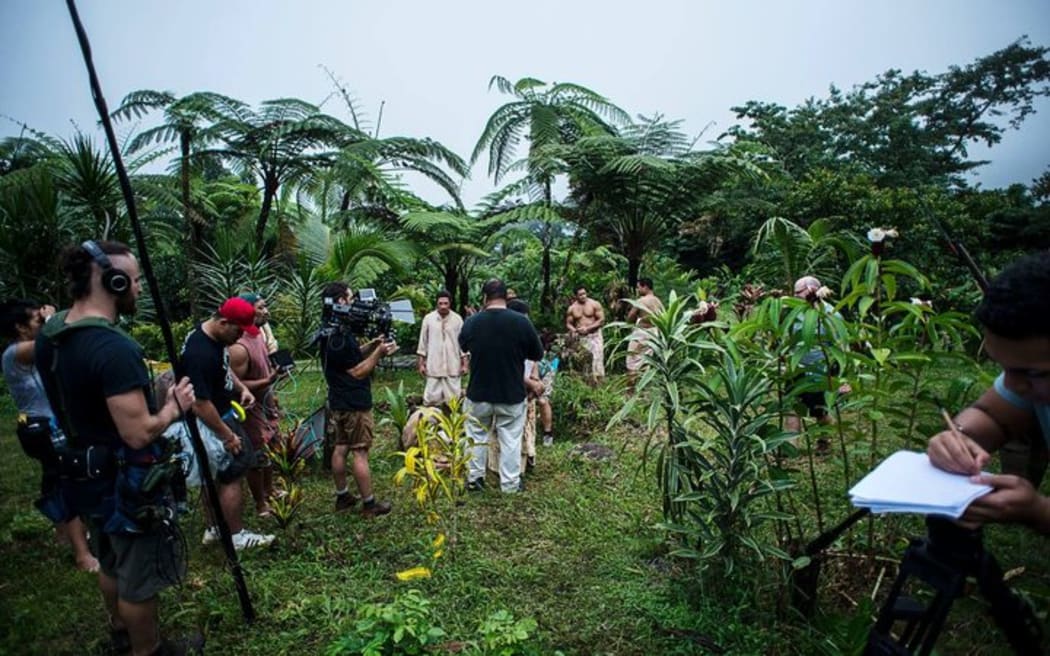 Cast and film crew for Liliu