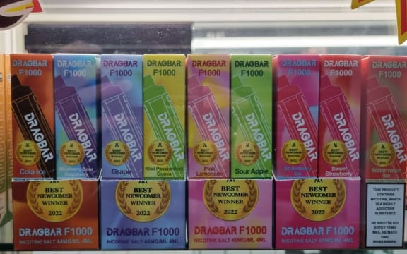 vapes