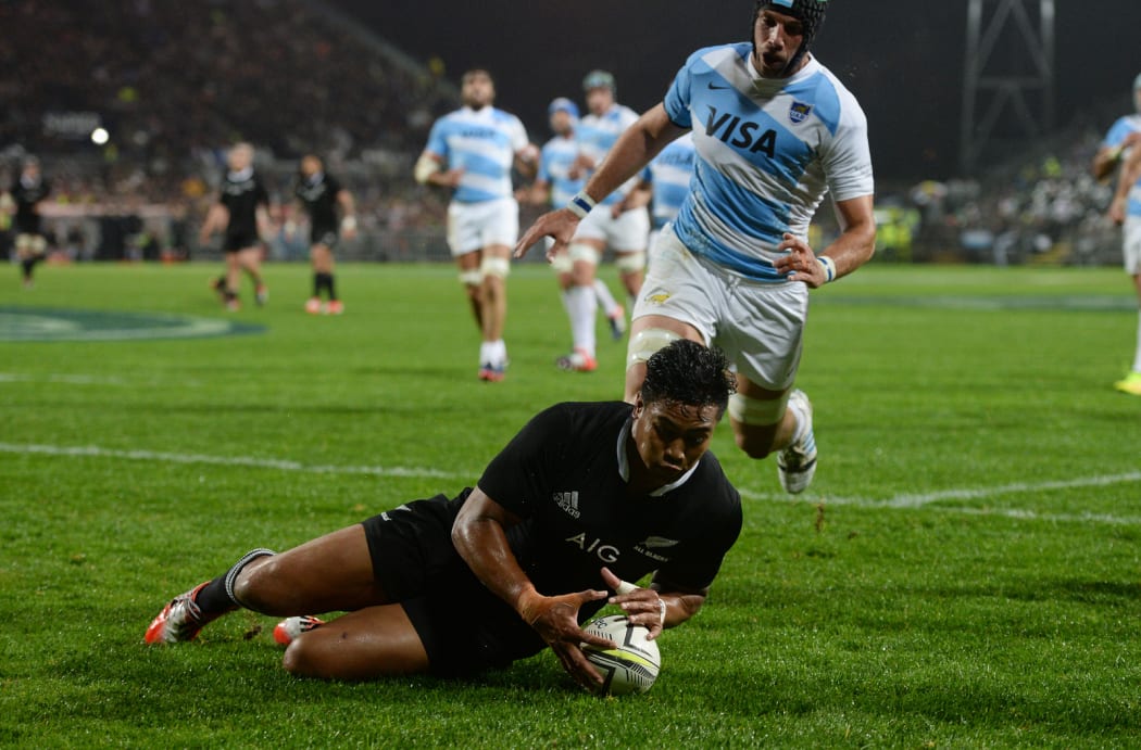 Julian Savea scores a try in New Zealand's test match against Argentina in Napier on Saturday.