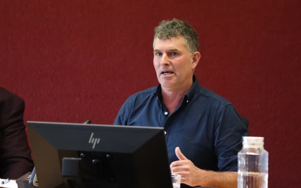 ‘Such a load of s***’ – Speed limits test Tasman mayor’s patience | RNZ
