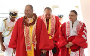 King Tupou VI, outgoing Prime Minister Siaosi Sovaleni Hu'akavameiliku and Interim Vice Chancellor Dr Tangikina Steen at the Tonga National University graduation ceremony, 4 December 2024.