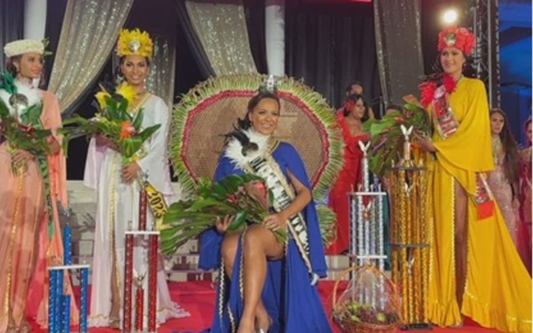 O'omaka Gendron (centre) elected Miss T 2023.
