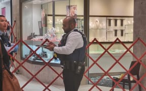 Police respond to a robbery at a jewellery store at St Lukes Shopping Centre in Auckland on 20/9/2022.