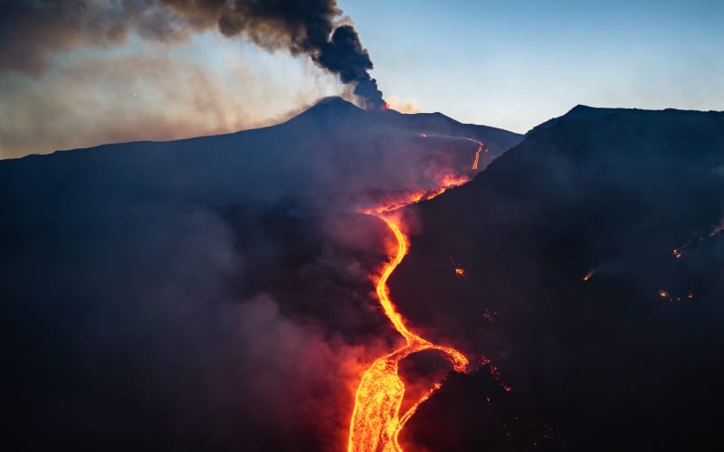 etna-eruption-extends-closure-of-sicily-s-catania-airport-rnz