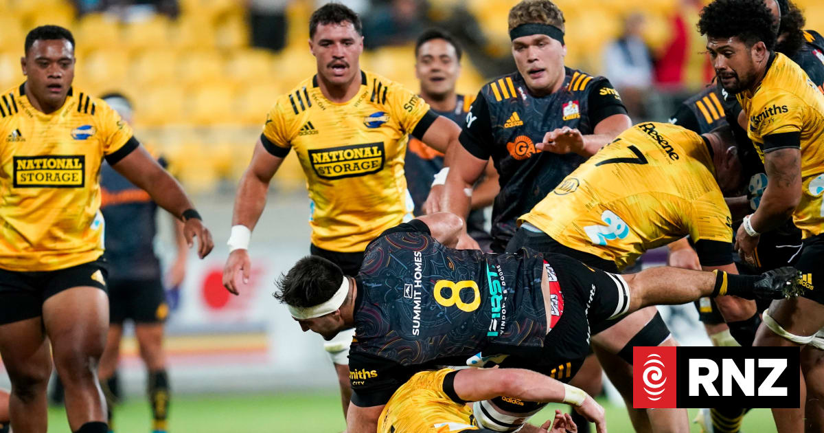 Chiefs snap losing streak with stunning comeback win | RNZ