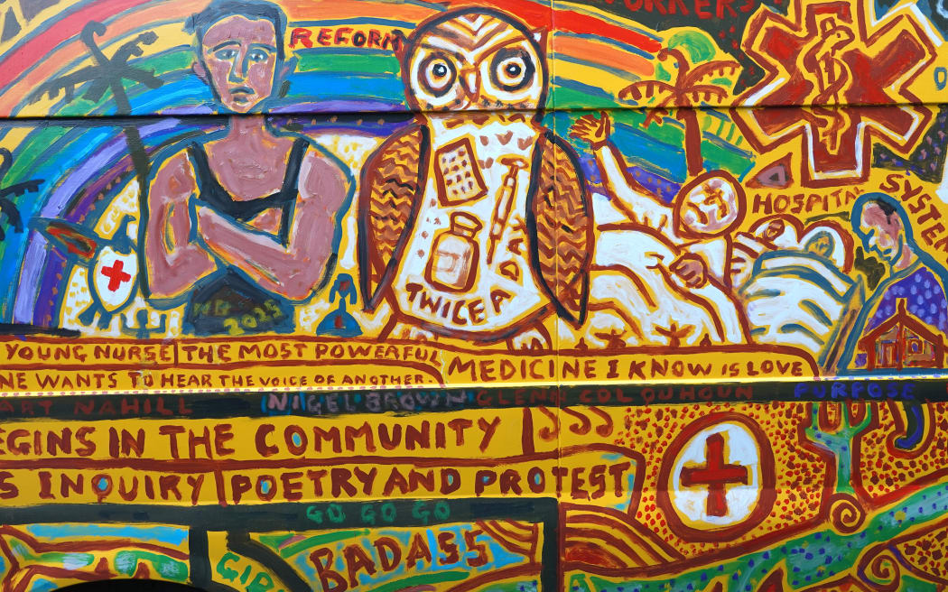 The Hīkoi for Health “vanbulance” has been turned into a mobile work of art by painter Nigel Brown. Photo: RNZ / Peter de Graaf