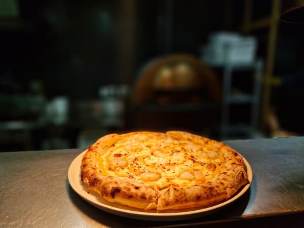Prawn pizza from Peekaboo Backyard Eatery in Kaitāia.