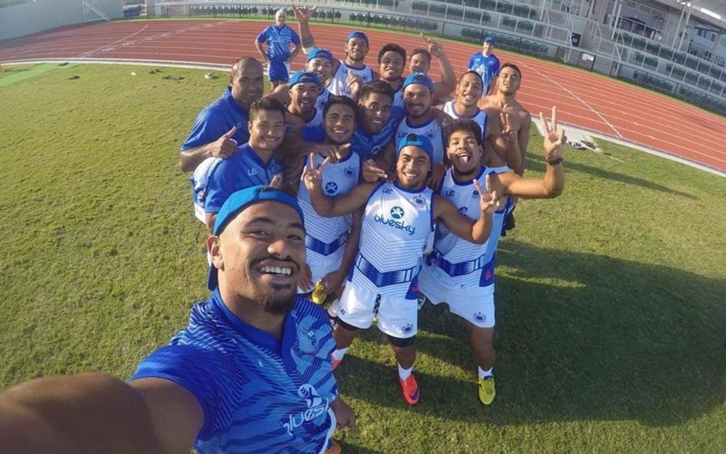 Samoa's sevens squad pose for a selfie during training.