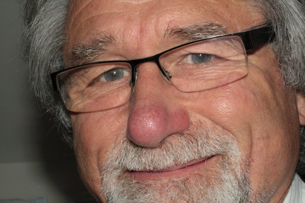 Ocular Prosthetist and University of Auckland Honorary Fellow, Dr Keith Pine.
