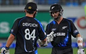 Kane Williamson and Anton Devcich make a great start as openers in the 2nd T20 in Dubai.