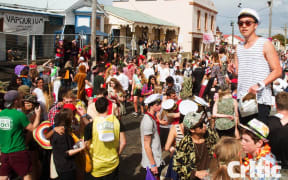 Dunedin mayor Dave Cull is asking: "Is it possible to have a street party with thousands of students drinking more than they should that’s actually safe?”