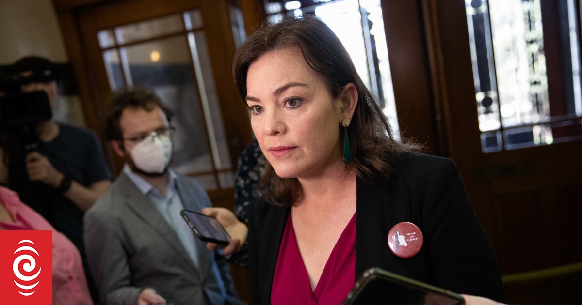Green MP Julie Anne Genter responds after behaviour in the House, florist's accusations - Vimarsana News