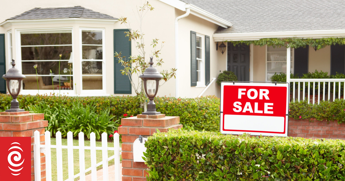 Buyer beware: extra clauses found added to home purchase | RNZ