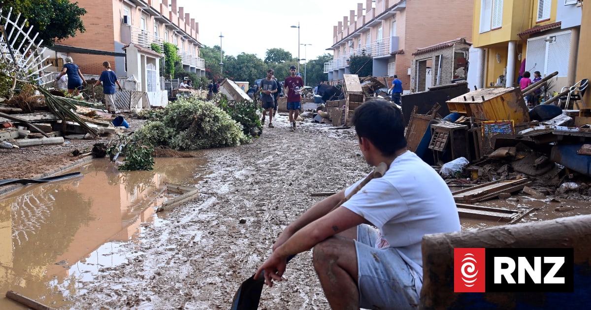 Spain mounts biggest peacetime disaster recovery operation as death ...