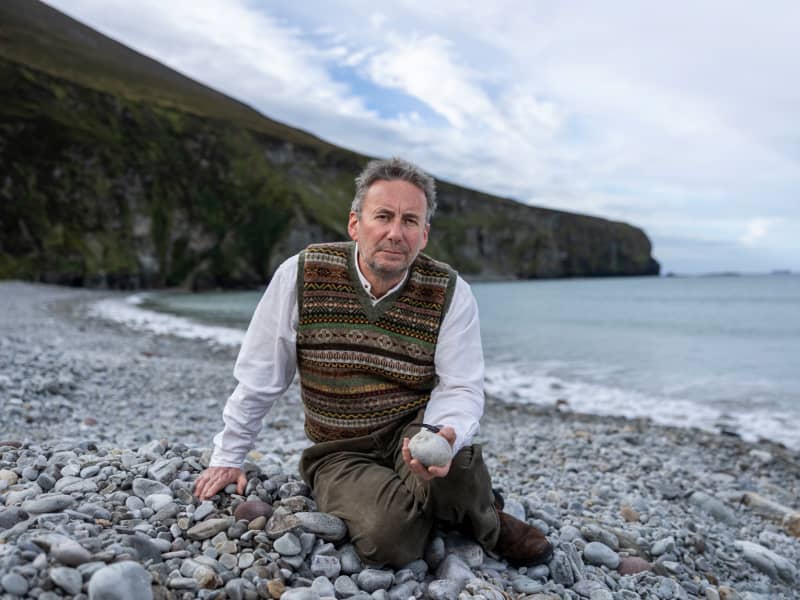 25/09/2024
Author Kevin Toolis photograhed on Dookinella Beach and Minaun Cliffs, Keel, Co. Mayo.