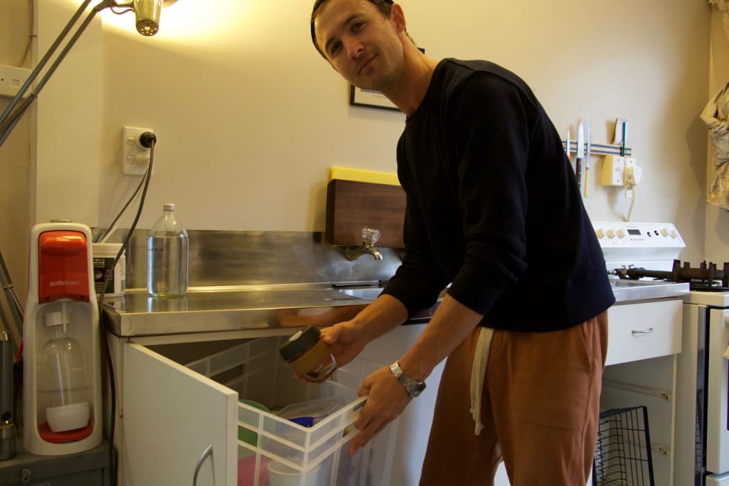 Lord Echo and his manual dishwasher