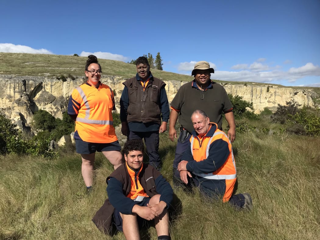 Kaiaka tāiao Jamie, Patrick, Mauriri, Kauri and Les from Whiria te Waitaki led by Te Runanga o Moeraki.