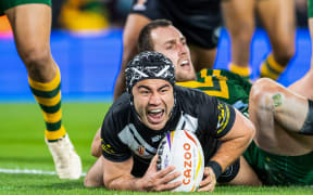 New Zealand's Jahrome Hughes scores a try against Australia- New Zealand Kiwis v Australia, Semi Final match of the Rugby League World Cup 2021 (played in 2022) at Elland Road, Leeds, England on Friday 11 November 2022. © Mandatory credit: Allan McKenzie / www.photosport.nz