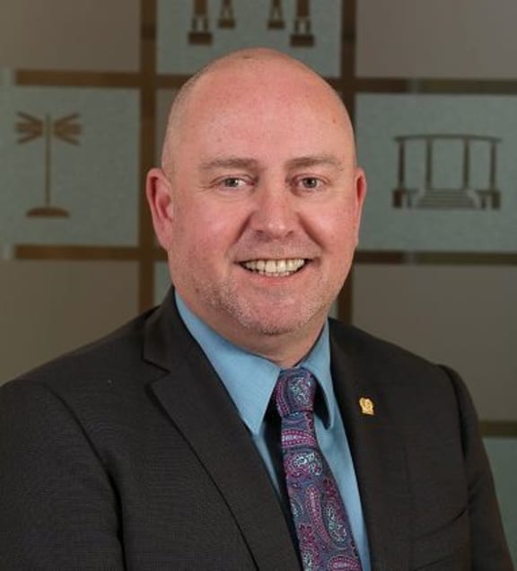 Darren Ludlow has threatened to sue the mayor for defamation.