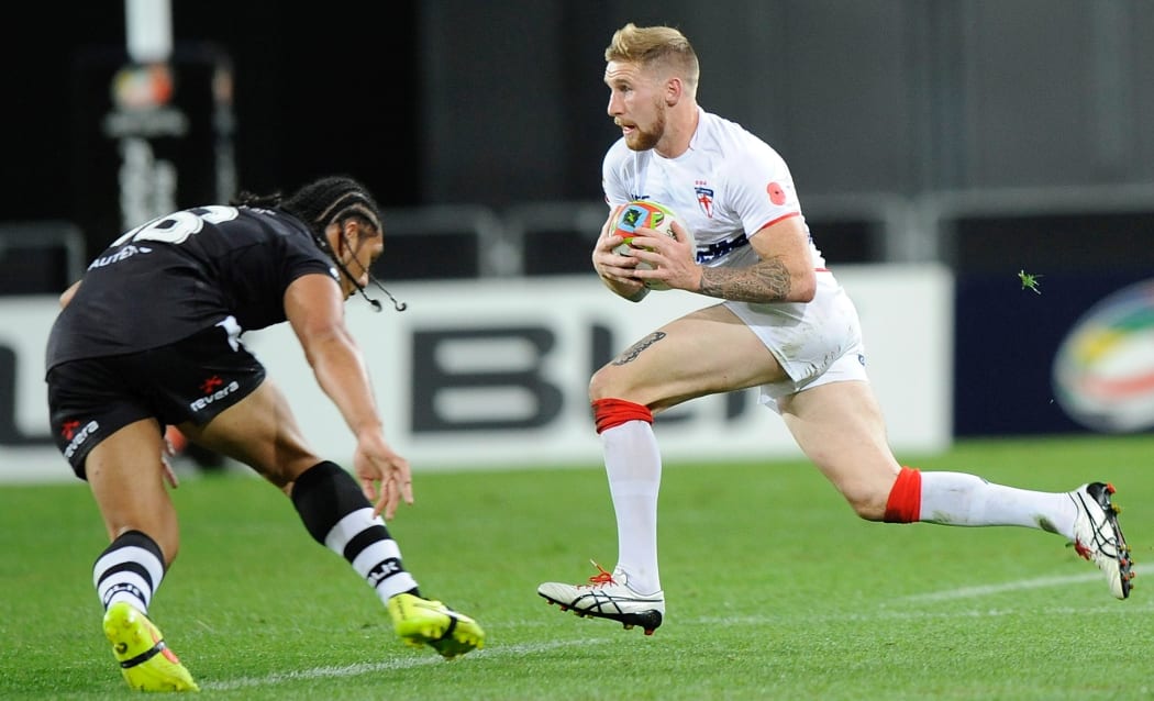 Recalled fullback Sam Tomkins scored the opening try for England in Hull.