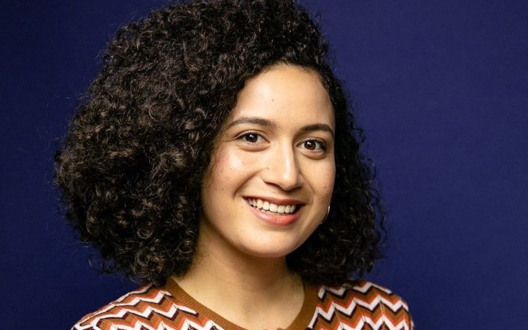 Rose Matafeo with her award for the best comedy show at the Edinburgh Comedy Festival.