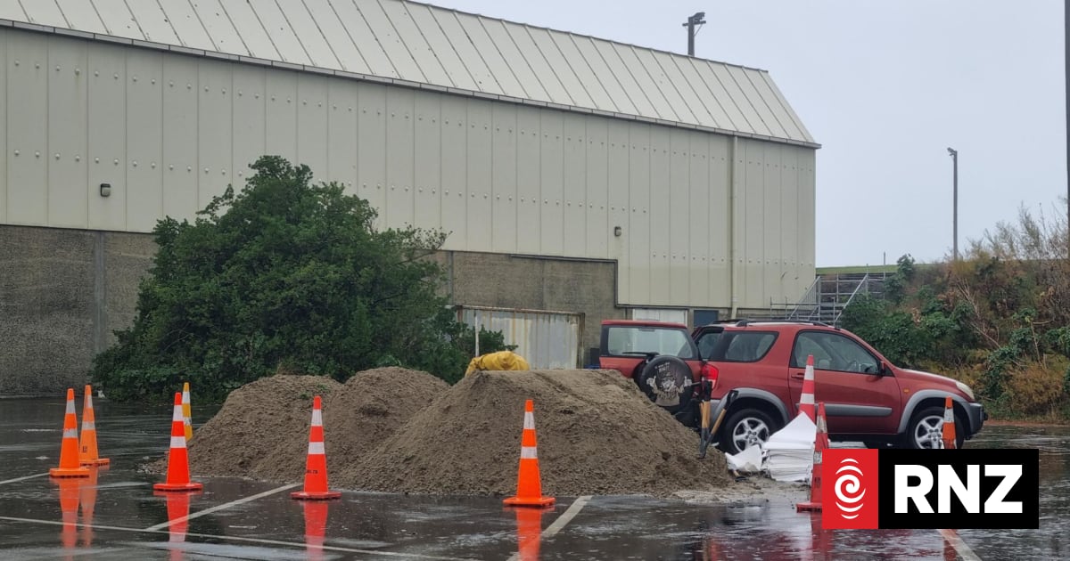Dunedin sandbag station at Ice Stadium