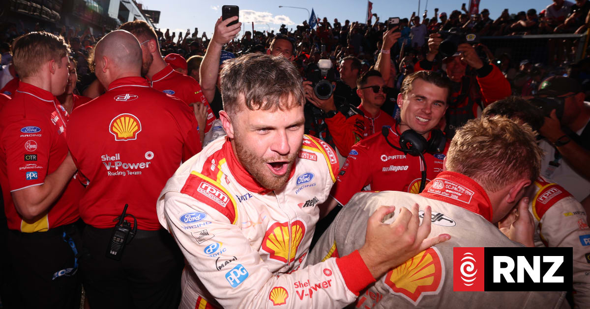 'Knew we were cooked': Last-lap drama as Bathurst leader De Pasquale runs out of fuel