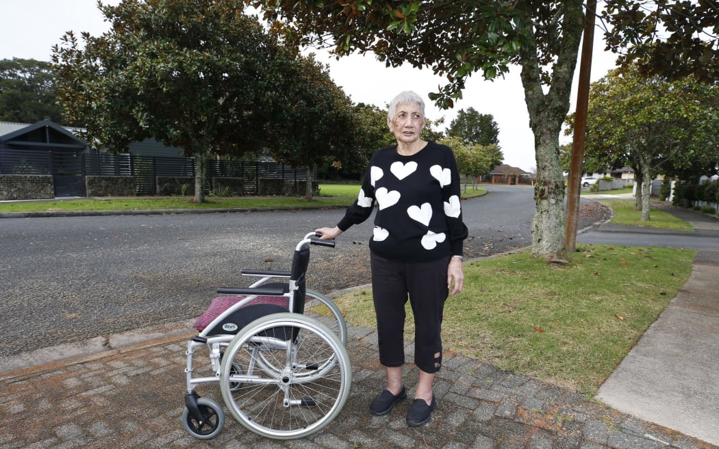 Rebecca Van Altvorst (81) no longer takes her husband for a wheelchair walk as the magnolias have pushed up the edges of her cobblestoned driveway and the footpath