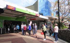 Shoppers Whangārei in Covid-19 alert level 2.