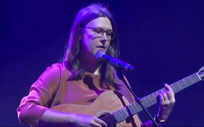 Nadia Reid & Sam Taylor perform Dream by Lydia Cole