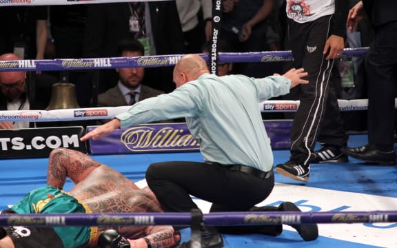 Boxing referee
