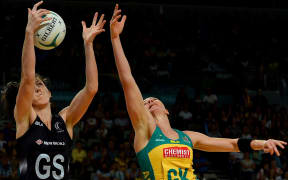 Bailey Mes out jumps her Australian opponent on the way to a 50-47 victory.
