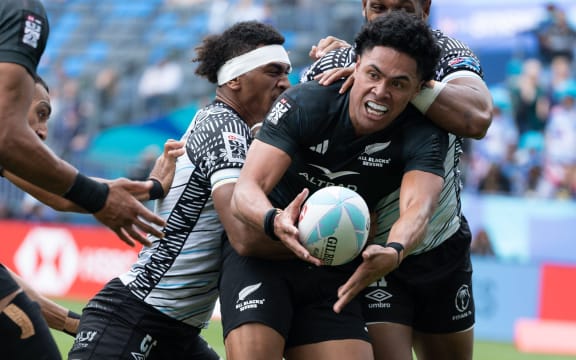 CARSON, CA - May 3: New Zealand defeated Fiji 17–12 in a men's Pool D match at the 2025 HSBC SVNS Los Angeles at Dignity Health Sports Park on May 3, 2025 in Carson, California. (Photo by Alex Ho / World Rugby)