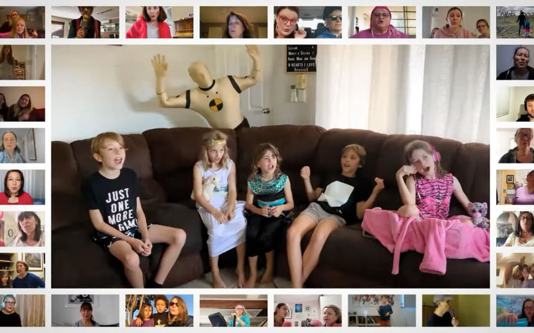 Pub Choir brings mass singing to Aotearoa RNZ