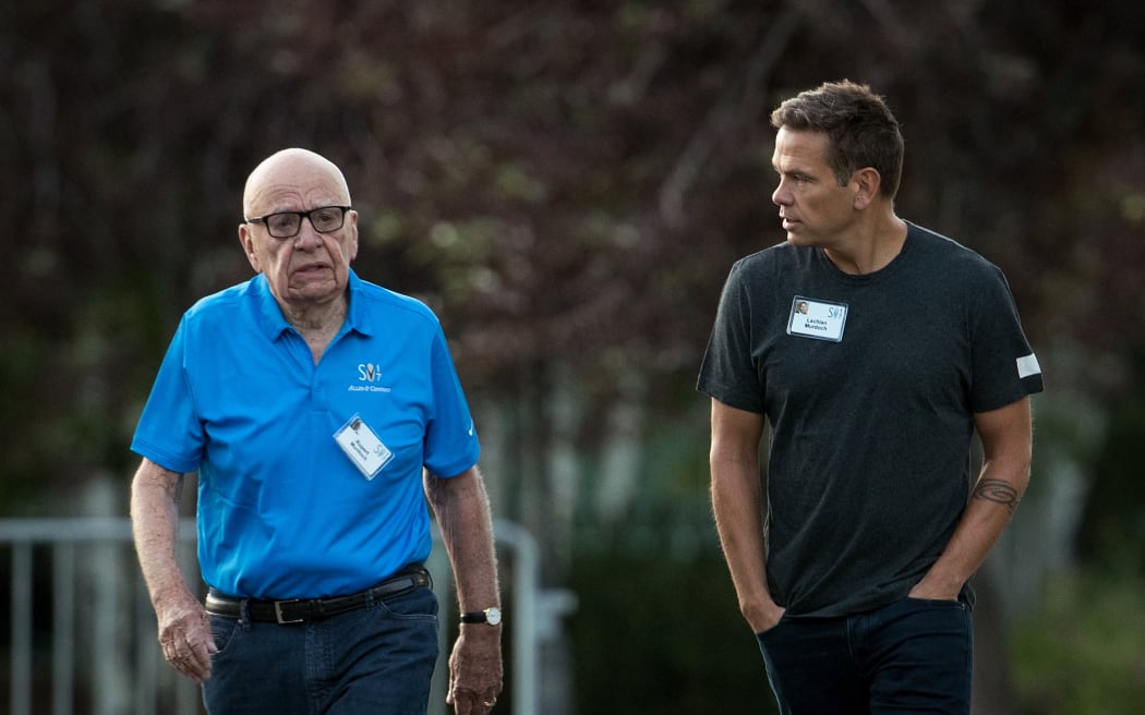 SUN VALLEY, ID - JULY 13: (L to R) Rupert Murdoch, executive chairman of News Corp and chairman of Fox News, and Lachlan Murdoch, co-chairman of 21st Century Fox, walk together as they arrive on the third day of the annual Allen & Company Sun Valley Conference, July 13, 2017 in Sun Valley, Idaho. Every July, some of the world's most wealthy and powerful businesspeople from the media, finance, technology and political spheres converge at the Sun Valley Resort for the exclusive weeklong conference.   Drew Angerer/Getty Images/AFP (Photo by Drew Angerer / GETTY IMAGES NORTH AMERICA / Getty Images via AFP)