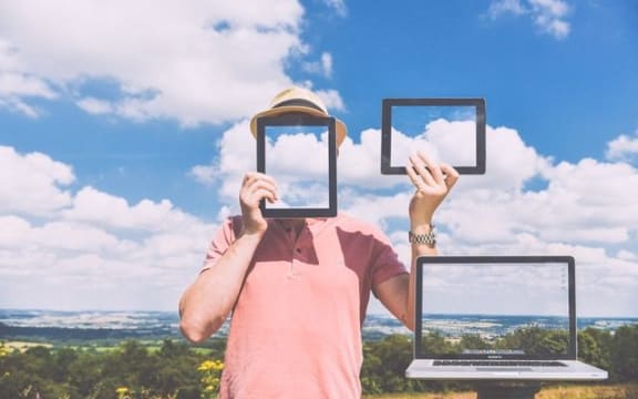 Tech use (Pexels.com Public Domain)