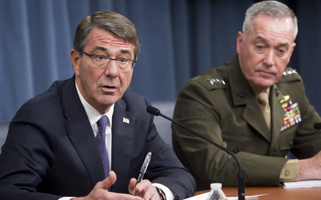 US Defense Secretary Ashton Carter and Chairman of the Joint Chiefs of Staff Joseph Dunford.