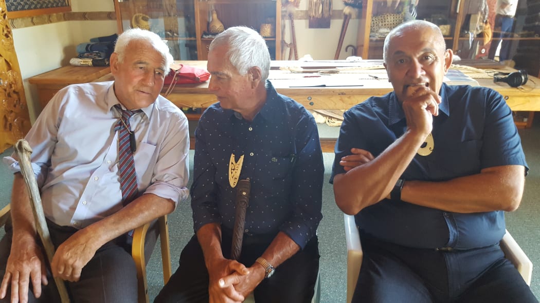 left to right: Doug Huria, Ngati Tumatakokiri; kaumatua John Ward-Holmes, Manawhenua ki Mohua chairman Barney Thomas.