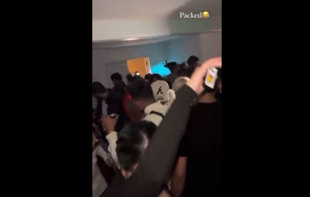 Video posted to Twitter shows a party in Auckland under alert level 3.