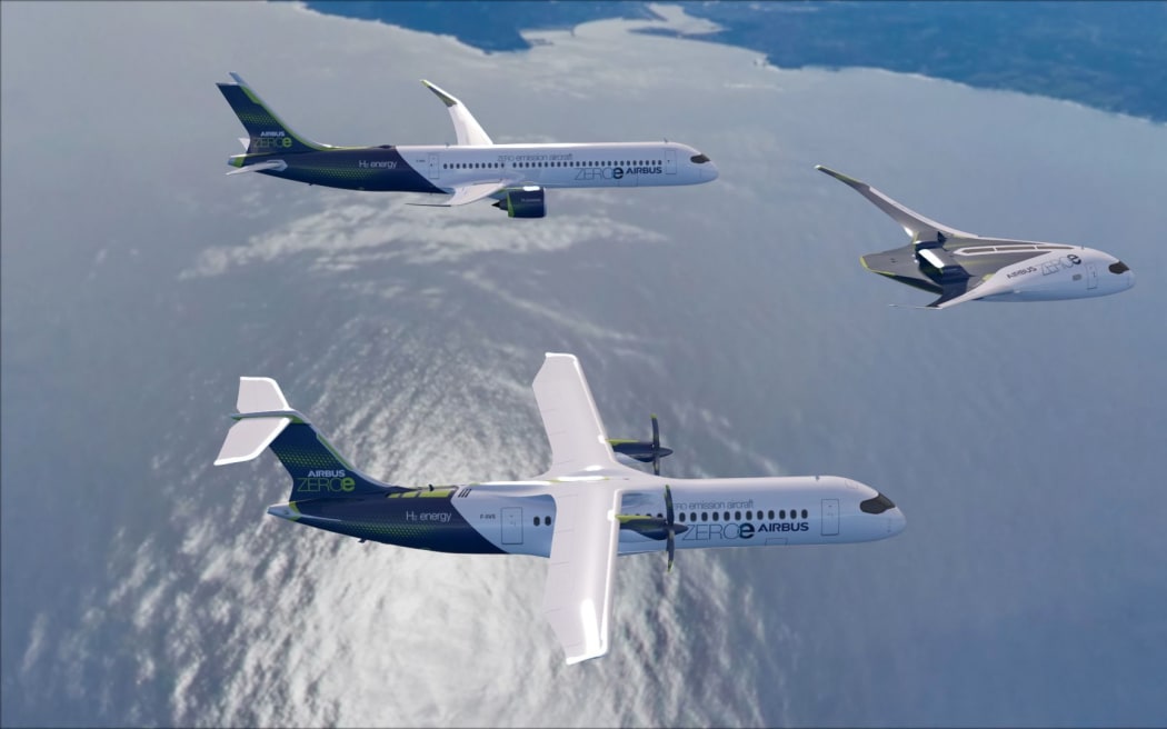 Hydrogen-powered planes flying over Aotearoa by 2035, aviation group says |  RNZ News