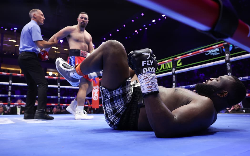 Joseph Parker knocks down Martin Bakole, WBO interim heavyweight title fight, February 2025