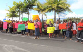 Protestors outside the Samoa Supreme court