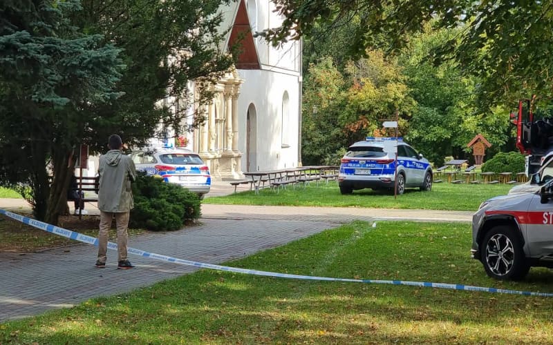 Knifeman kills priest, injures four in attack at Polish abbey | RNZ