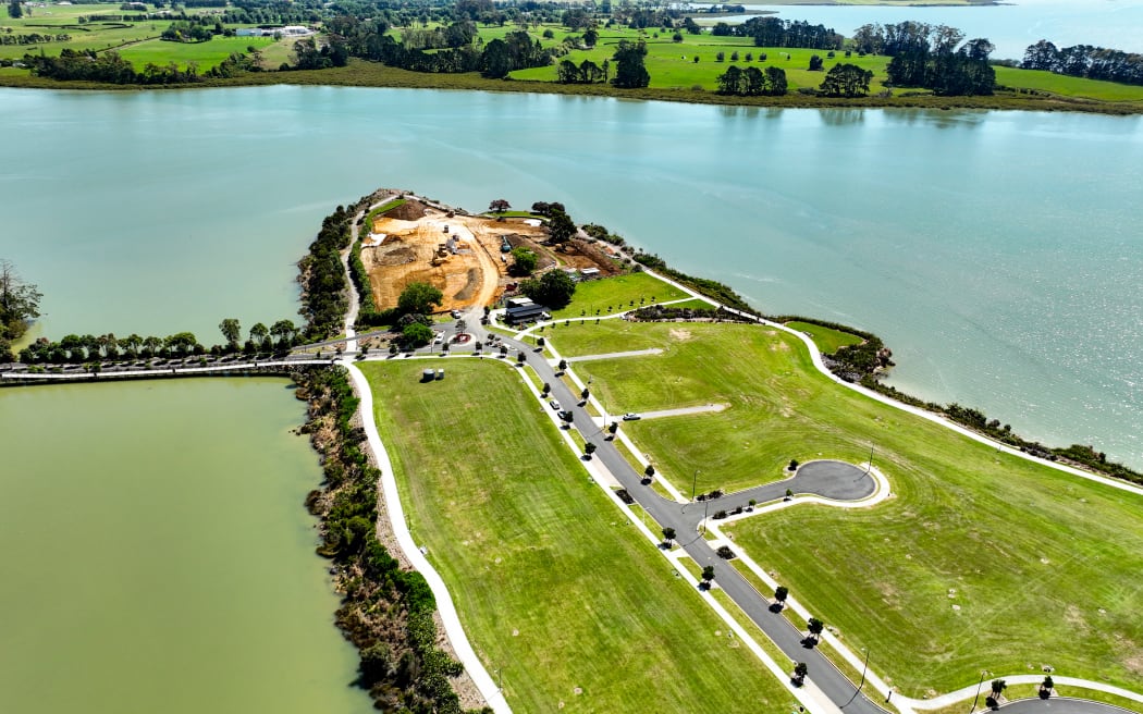 Only residents would be allowed to drive onto Pararēkau Island