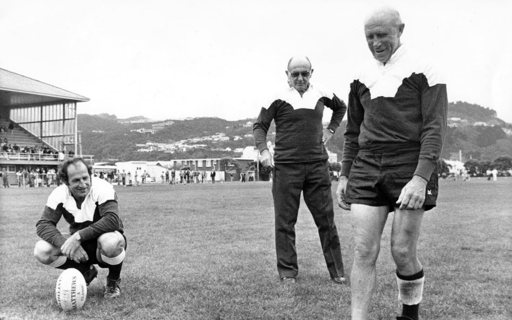 Bob Scott lines up a goal kick.