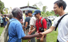 Some members of the team meeting Uluna-Sutahuri Tribe members