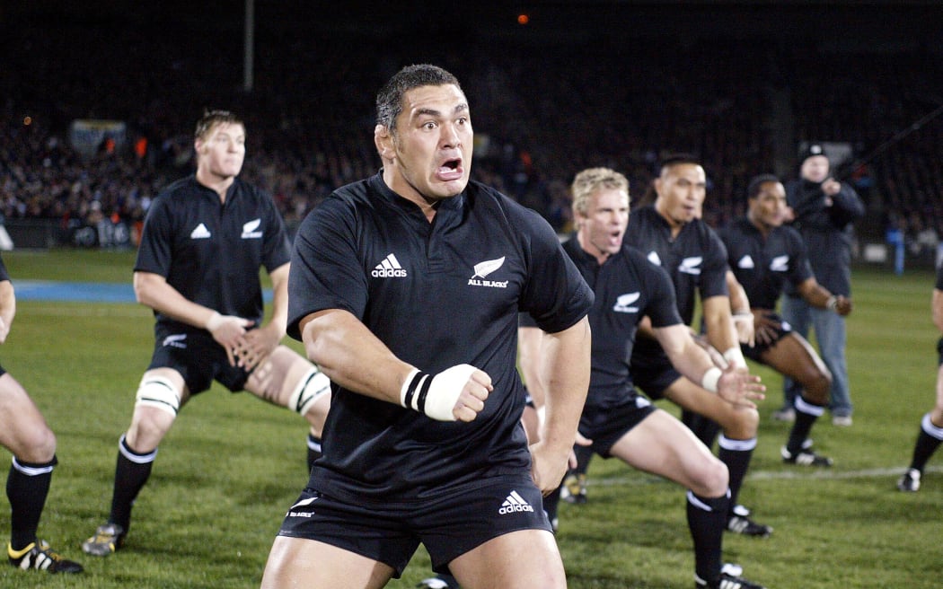 9 August 2003, International Rugby Union, Phillips Tri-Nations, New Zealand v South Africa, Carissbrook, Dunedin, New Zealand.Kees Meeuws performs the haka.All Blacks won 19-11.Pic: Photosport