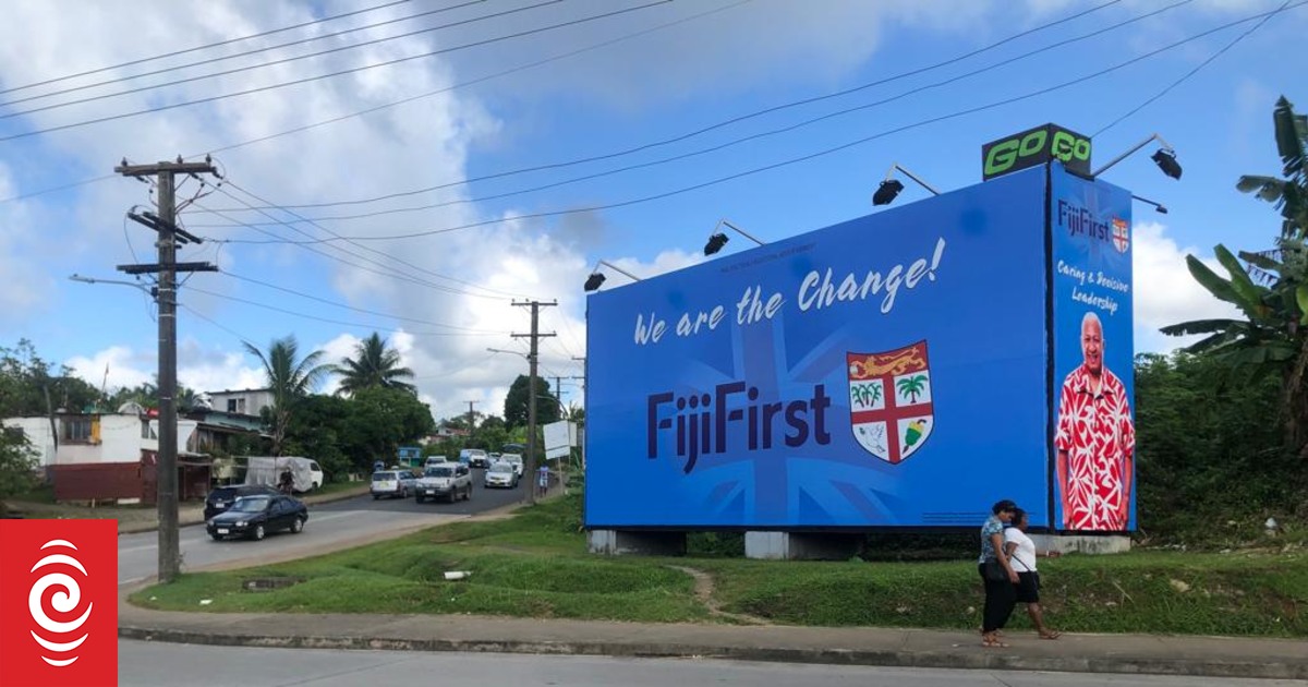 Los fundadores del partido FijiFirst, Frank Bainimarama, Sayed-Khaiyum y otros, dimiten