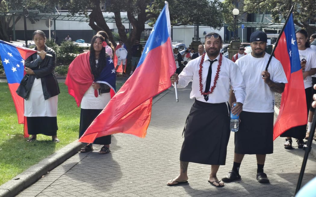 Former National MP Anae Arthur Anae is planning to submit a petition to New Zealand's parliament today, demanding *equal treatment of visitors from Aotearoa's Pacific neighbours.

Anae and his supporters are holding a demonstration on the grounds of Parliament this morning  11/2/26.