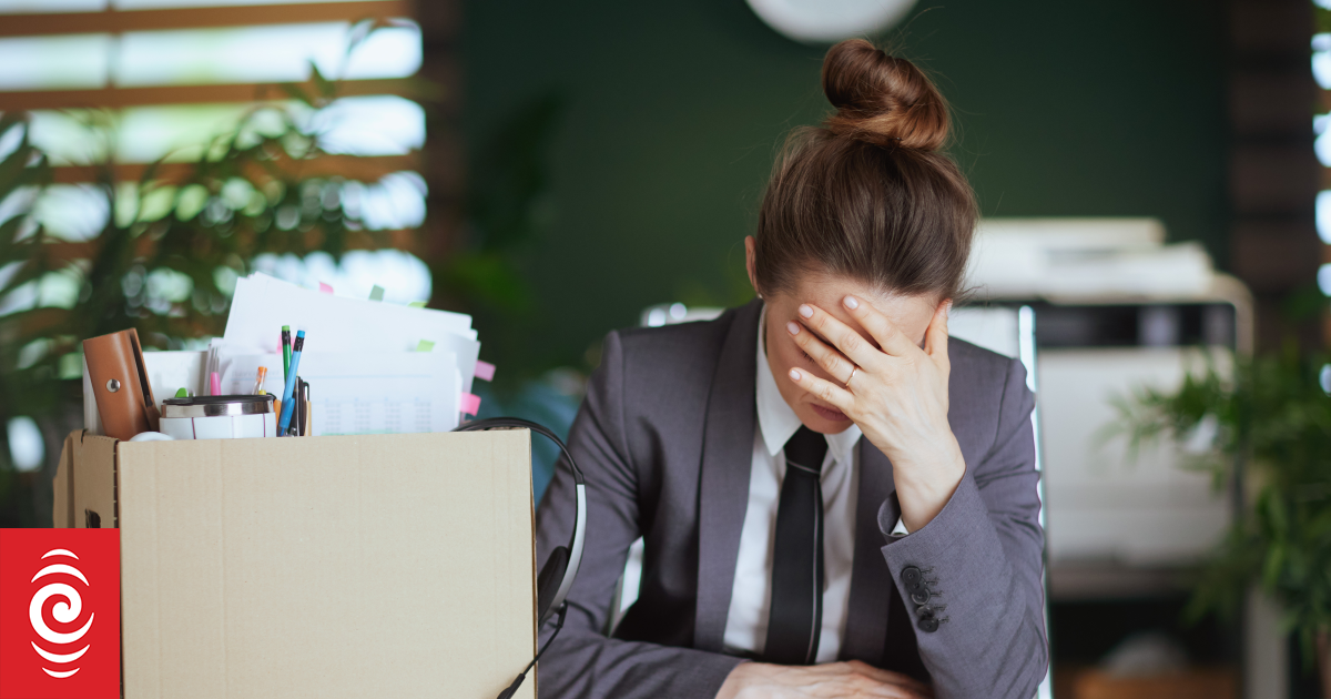 Employee confidence still in the negative